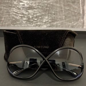 Tom Ford sunglasses 🕶